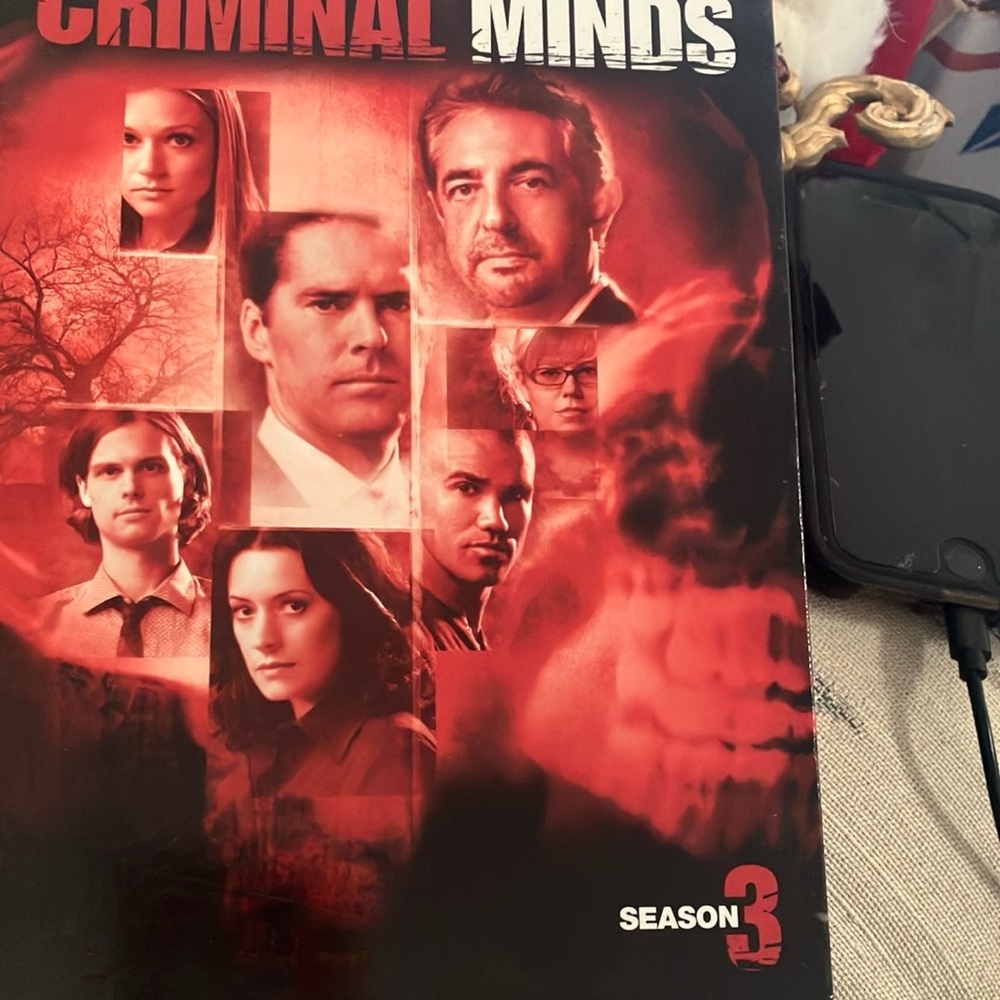Criminal minds season three dvd set